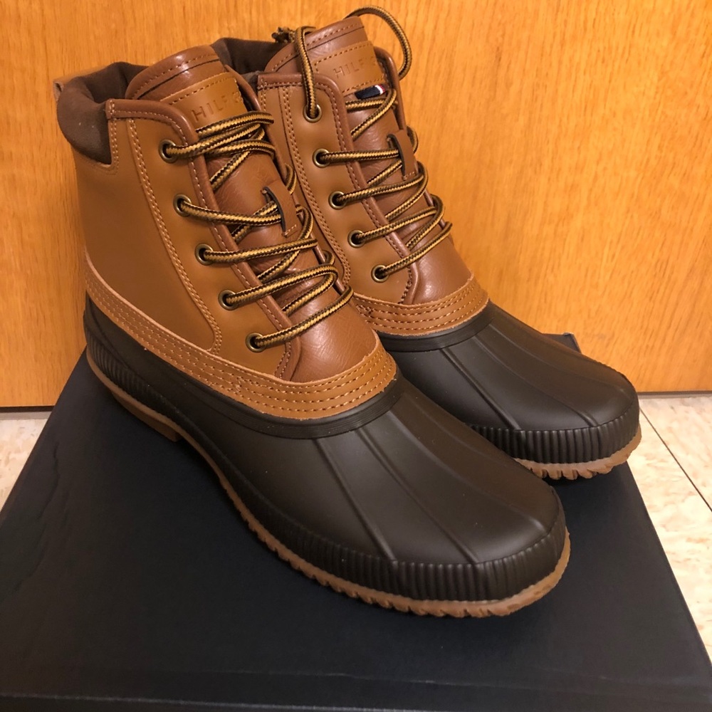 BRAND NEW... Tommy Hilfiger Duck Boots